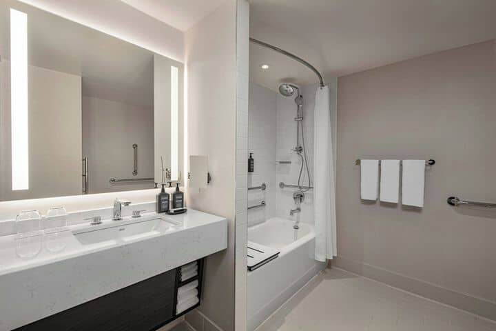 Room 20 of 28