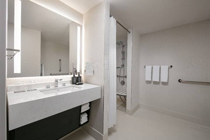 Room 16 of 28